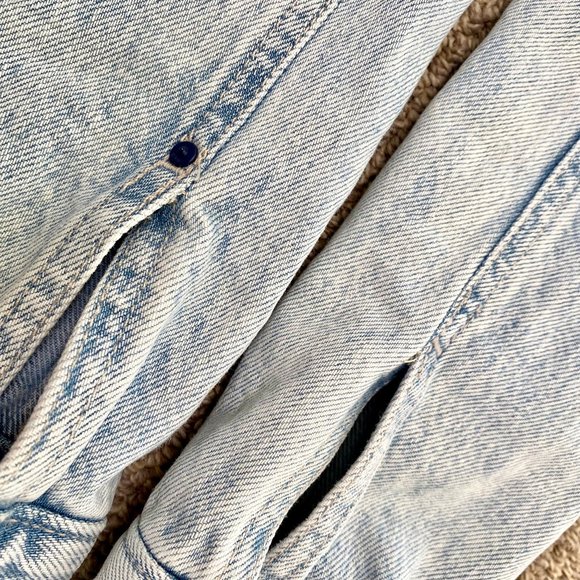 Gap 1969 Icon Light Wash Denim Jacket in Reagan Wash - Picture 7 of 13